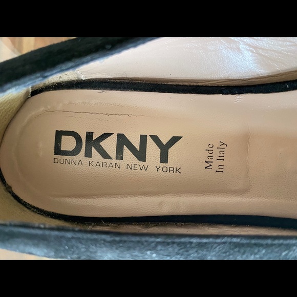 Black Suede DKNY flats - Picture 5 of 5